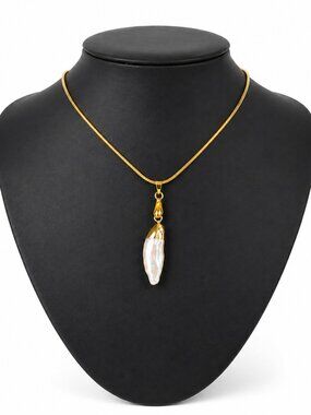 Handmade Gemstone Jewelry Gold Tone Baroque Freshwater Pearl Pendant Necklace |